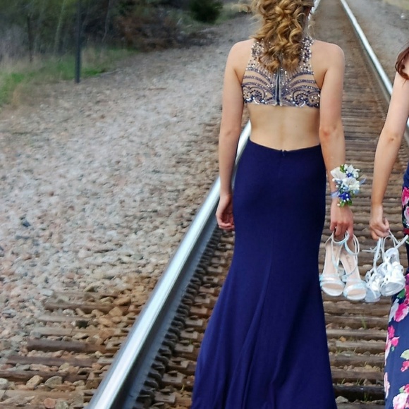 Prom Dress - Picture 2 of 4